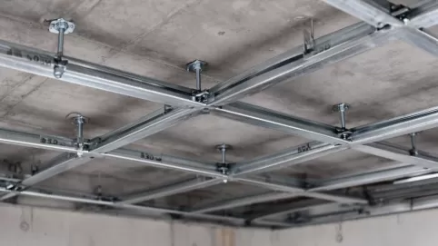 Co ile wieszaki na sufit jednopoziomowy