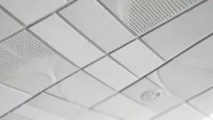 Sufit Armstrong cena za m2 robocizny