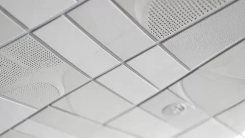 Sufit Armstrong cena za m2 robocizny