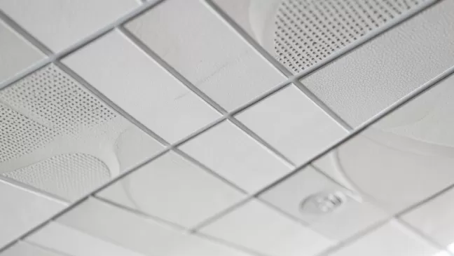 Sufit Armstrong cena za m2 robocizny