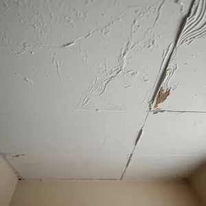 Sufit w bloku z wielkiej płyty